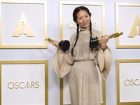 Sejarah! Film 'Murah' Nomadland Jadi Film Terbaik Oscar 2021