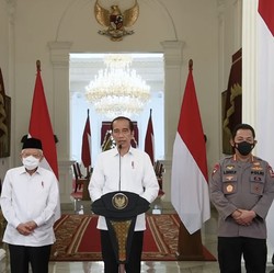 Janji Jokowi: Naikkan Pangkat 53 Awak KRI Nanggala-402