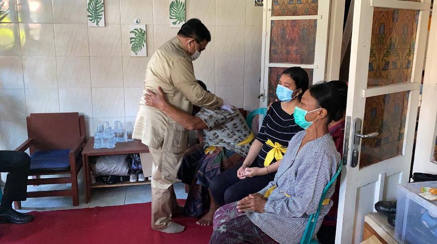 Kunjungan Menhan Prabowo Subianto di rumah Kapten Laut (P) I Gede Kartika (ist)