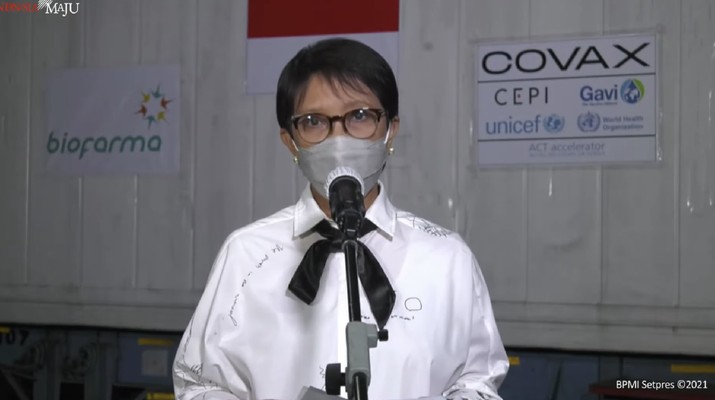 Menteri Luar Negeri Retno Marsudi memberikan keterangan pers mengenai kedatangan vaksin tahap 9. (Tangkapan layar Setpres RI) Menteri Luar Negeri Retno Marsudi memberikan keterangan pers mengenai kedatangan vaksin tahap 9. (Tangkapan layar Setpres RI)