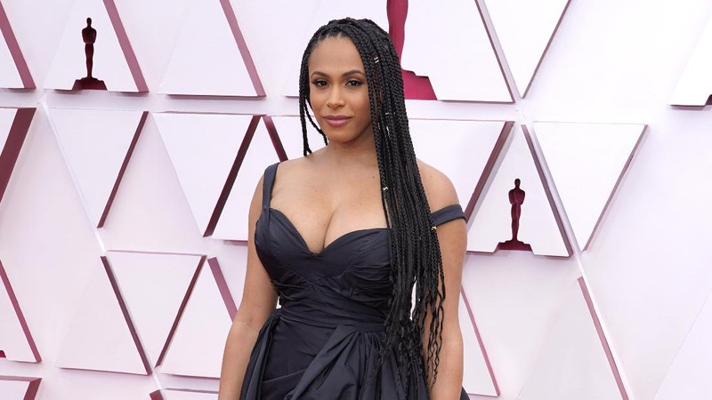 Halle Berry arrives at the Oscars on Sunday, April 25, 2021, at Union Station in Los Angeles. (AP Photo/Chris Pizzello, Pool)