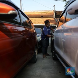 Derita Corona, Bos Cipendawa Nangis PHK Ratusan Karyawan
