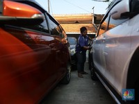 Derita Corona, Bos Cipendawa Nangis PHK Ratusan Karyawan