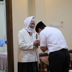 Saat Luhut Merasa Berdosa Gegara Terlambat Temui Kiai Sepuh