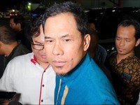 Diduga Baiat Teroris, Pentolan FPI Munarman Ditangkap Densus