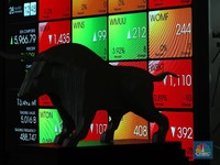 Pagi-pagi IHSG Ambruk 2% Lebih, Ini Penyebab dan Analisanya
