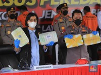 Gaya Sri Mulyani & Polri Ungkap Penyelundupan Narkoba Rp1,2 T