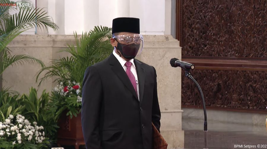 Pengucapan Sumpah Jabatan Anggota Dewan Pengawas Komisi Pemberantasan Korupsi (KPK), Indriyanto Seno Adji.  (Tangkapan Layar Youtube Sekretariat Presiden)