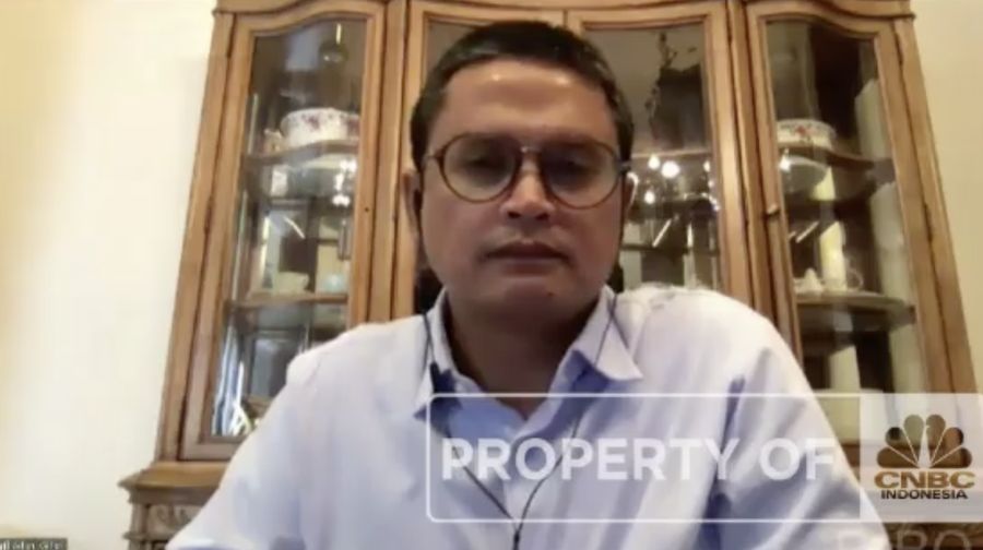 Wakil Direktur Utama Sarana Menara Nusantara, Adam Gifari dalam acara Telco Forum 2021 Bertema 