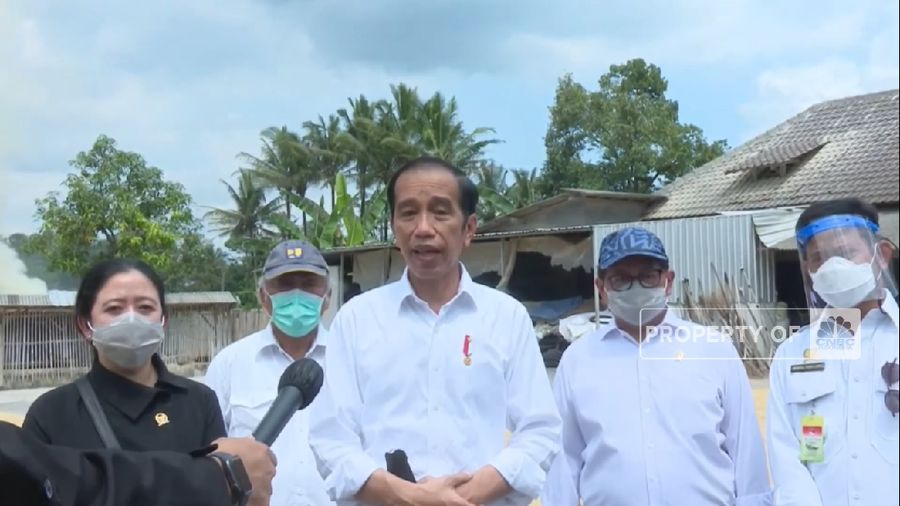 Jokowi Pastikan THR PNS Hingga Pensiunan Cair Mulai H-10 Lebaran (CNBC Indonesia TV)