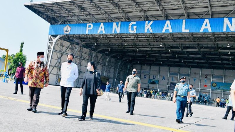 Presiden Joko Widodo Silaturahmi dengan Keluarga Patriot KRI Nanggala 402 (Biro Pers Sekretariat Presiden/Laily Rachev)