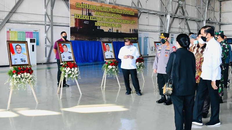 Presiden Joko Widodo Silaturahmi dengan Keluarga Patriot KRI Nanggala 402 (Biro Pers Sekretariat Presiden/Laily Rachev)