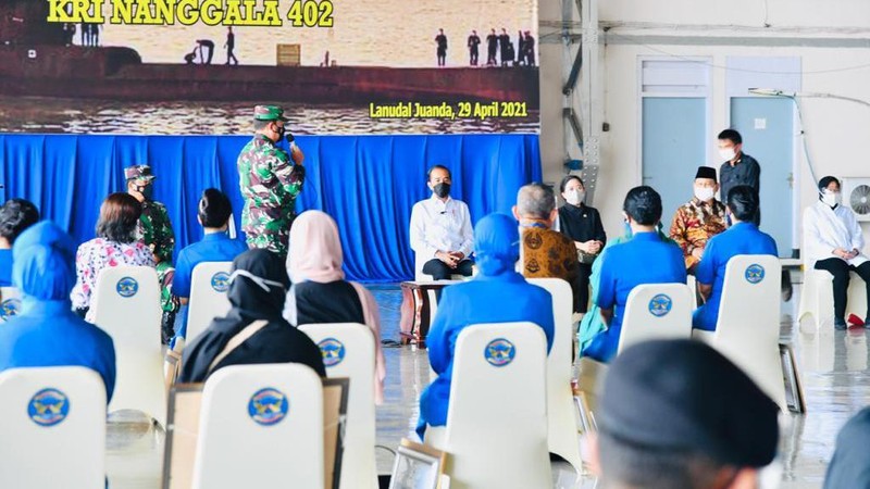 Presiden Joko Widodo Silaturahmi dengan Keluarga Patriot KRI Nanggala 402 (Biro Pers Sekretariat Presiden/Laily Rachev)