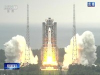 China Sukses Luncurkan 'Surga' ke Luar Angkasa