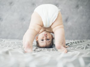 Makin Banyak Orang Jepang Ogah Punya Anak, Perusahaan Ini Stop Jual Popok Bayi