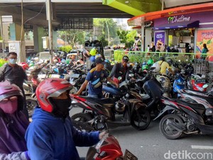 Pemprov Jakarta Pasang 10 CCTV di Tanah Abang untuk Awasi Parkir Liar