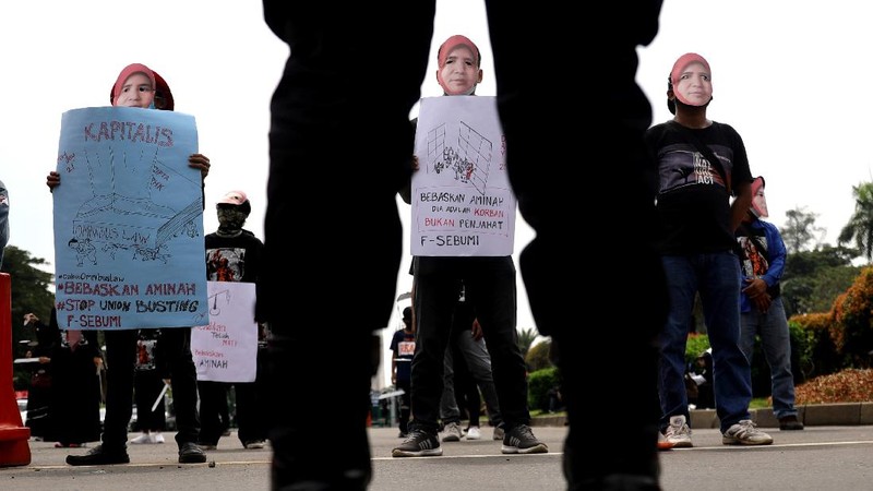 May Day 2021, Massa Buruh Demo UU Cipta Kerja (CNBC Indonesia/Muhammad Sabki)
