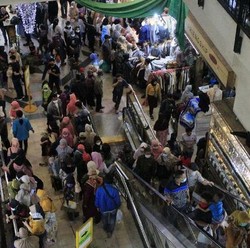 Beli Baju Lebaran, Satgas Catat Mobilitas di Mal Melesat