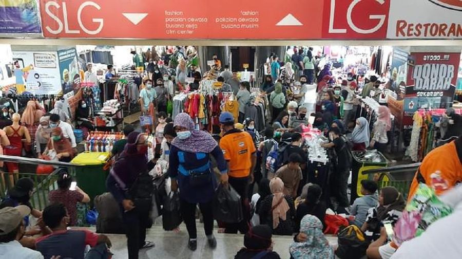 Suasana Pasar Tanah Abang, Sabtu (2/5/2021).
