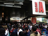 Kerumunan Tanah Abang Meledak, Pedagang: Ini yang Kami Tunggu