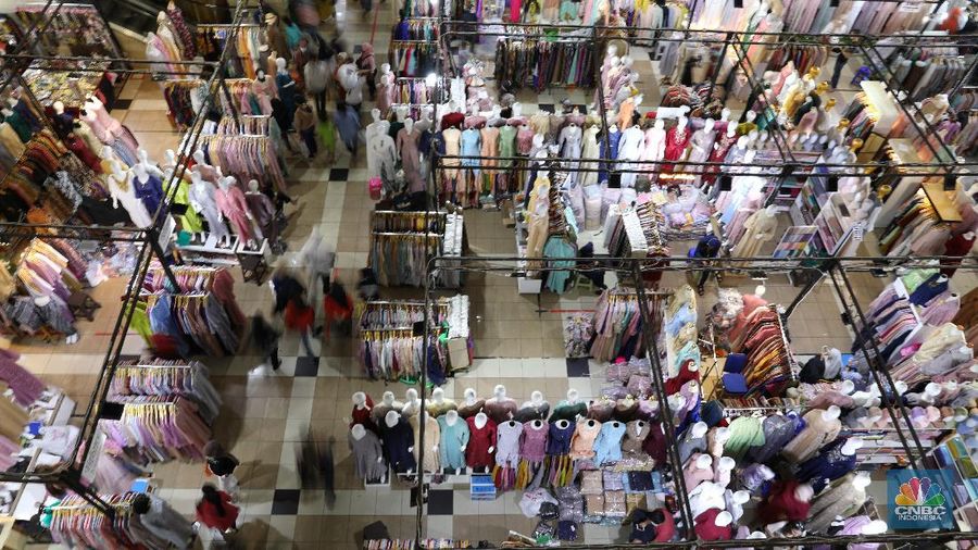 Penjual baju muslim di Thamrin City. (CNBC Indonesia/Andrean Kristianto)