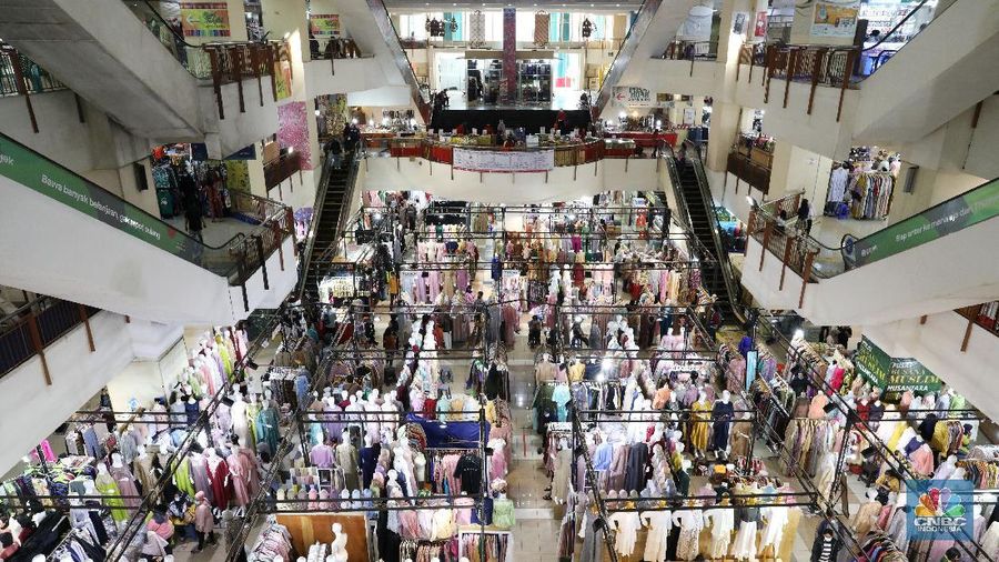 Penjual baju muslim di Thamrin City. (CNBC Indonesia/Andrean Kristianto)