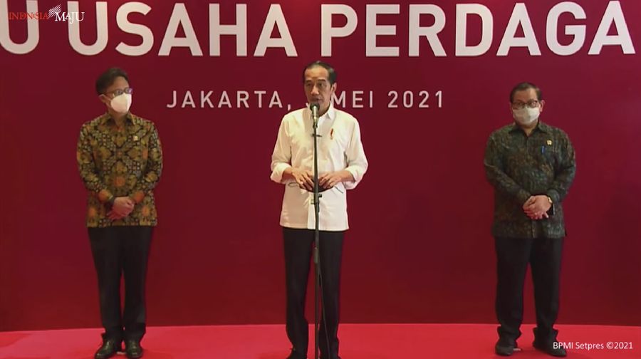 Presiden RI Meninjau Vaksinasi Covid-19 Pelaku Usaha Perdagangan, Grand Indonesia, 3/05/2021. (Tangkapan Layar Yotube Setpres RI)