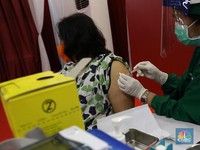 Ambisi Jokowi: Suntik 1 Juta Vaksin Covid-19 Per Hari di Juni