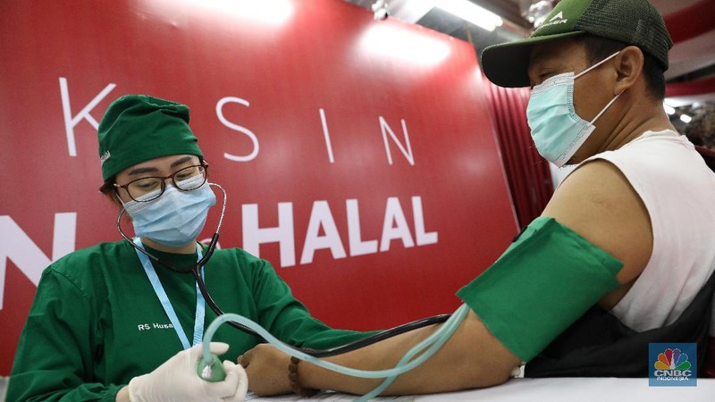 Vaksinasi pelaku usaha di Thamrin City. (CNBC Indonesia/Andrean Kristianto)