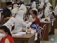 Vaksinasi & Prokes, Percepat Pemulihan Kesehatan dan Ekonomi