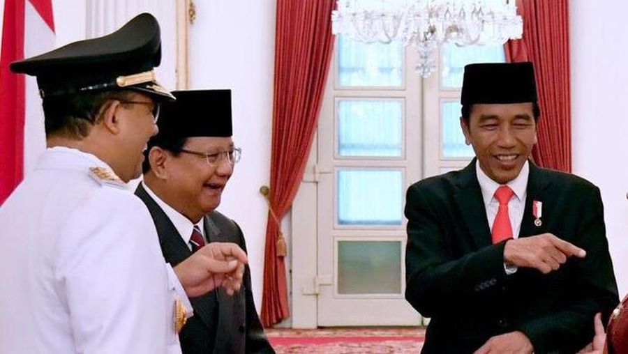 Jokowi, Prabowo, dan Anies saat pelantikan Anies menjadi Gubernur DKI. (Pool/Biro Setpres)