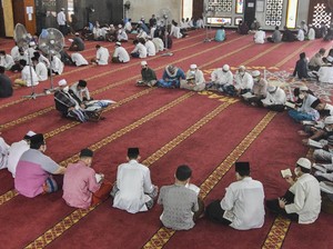 Rukun, Adab, dan Hukum Iktikaf di Masjid saat Ramadan
