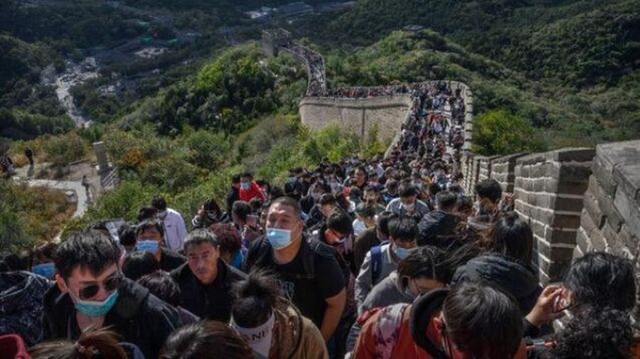 Tembok besar China ramai wisatawan ditengah pandemi. AP/