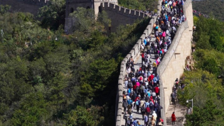 Tembok besar China ramai wisatawan ditengah pandemi. AP/