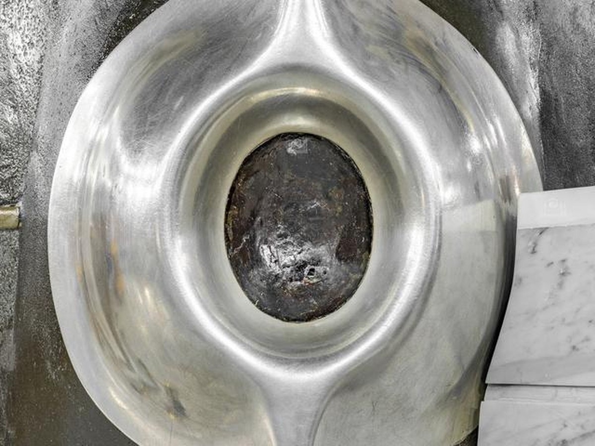 Menelusuri Asal Usul Hajar Aswad: Batu Meteor dari Surga yang Berubah Warna
