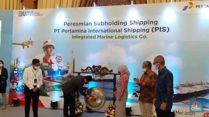 Menteri BUMN Erick Thohir resmikan subholding shipping pertamina, PT Pertamina International Shipping. (CNBC Indonesia/Anisatul Umah) Menteri BUMN Erick Thohir resmikan subholding shipping pertamina, PT Pertamina International Shipping. (CNBC Indonesia/Anisatul Umah)