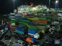 Ramai, Potret Terkini Pelabuhan Merak H-1 Larangan Mudik