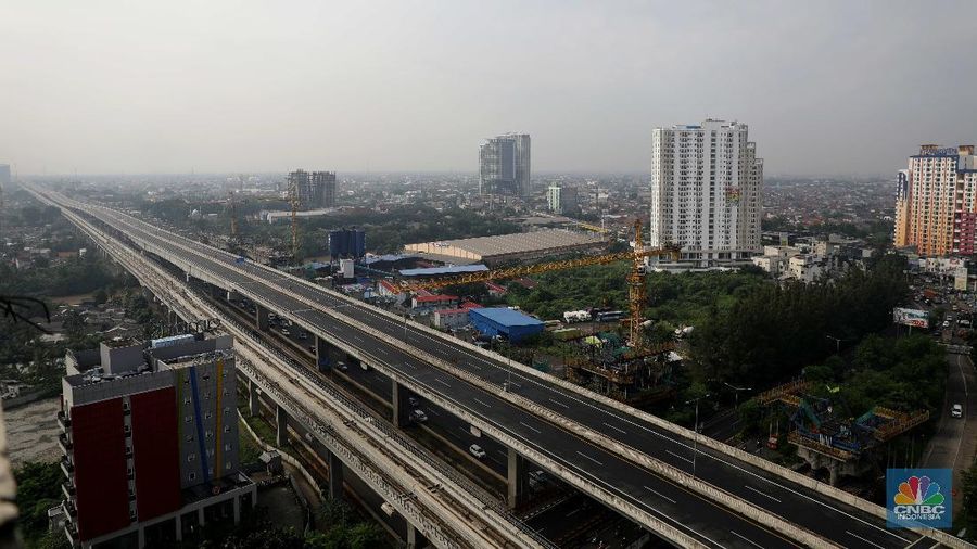 Jalan Tol MBZ sudah mulai ditutup sementara. (CNBC Indonesia/Muhammad Sabki)