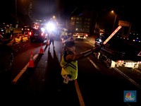 Potret Penyekatan Mudik 2021 di Ruas Tol Jakarta-Cikampek