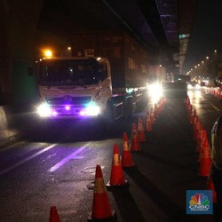 Akibat Penyekatan Larangan Mudik, Tol Cikampek Macet Panjang