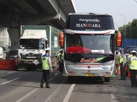 Dilarang Mudik! Ribuan Mobil Putar Balik di Titik Penyekatan