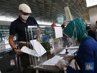 Aturan Baru Naik Pesawat Selama PPKM: Tak Ada Lagi Antigen!