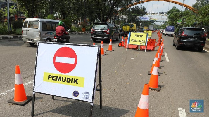 Pos penyekatan mudik di Cikokol, Tangerang. (CNBC Indonesia/Andrean Kristianto)