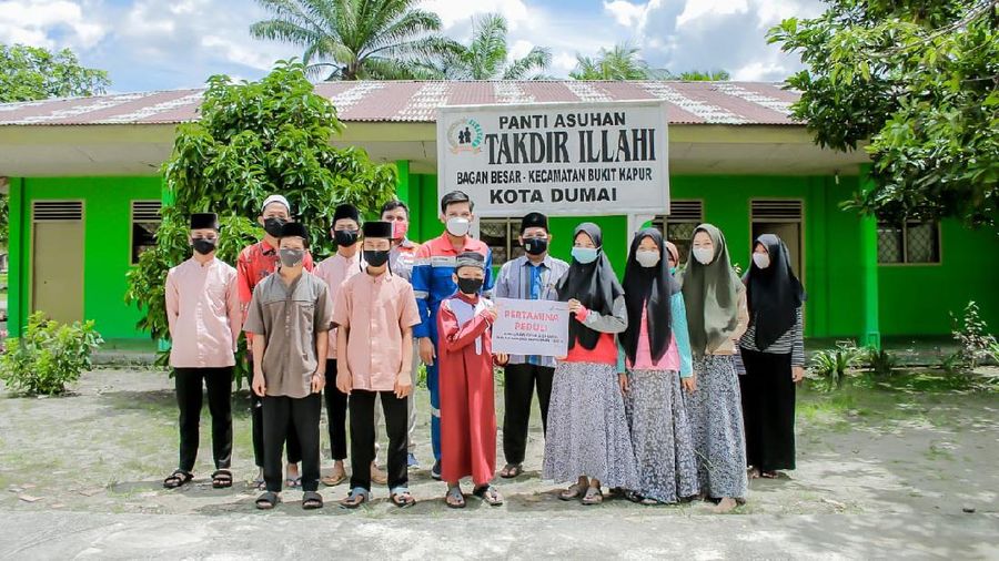 Hari Raya Idul Fitri 1442 H akan segera tiba, di penghujung Ramadhan sekitar 22 ribu anak Yatim dan kaum Dhuafa yang tersebar di berbagai wilayah Indonesia menikmati kebahagian dengan menerima santunan dari Pertamina Group.
