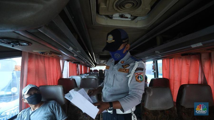 Terminal Bus Kalideres. (CNBC Indonesia/Andrean Kristianto)
