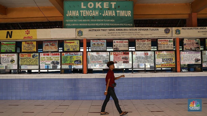 Terminal Kampung Rambutan kosong saat larangan mudik 2021. (CNBC Indonesia/Muhammad Sabki)