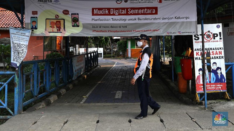 Terminal Kampung Rambutan kosong saat larangan mudik 2021. (CNBC Indonesia/Muhammad Sabki)