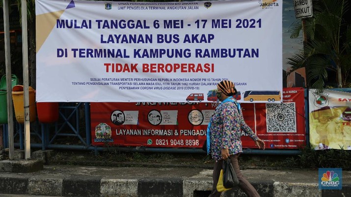 Terminal Kampung Rambutan kosong saat larangan mudik 2021. (CNBC Indonesia/Muhammad Sabki)