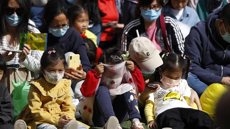Wisatawan berkunjung ke Kota Terlarang, Beijing. (AP/Ng Han Guan)