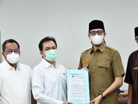BPH Migas Serahkan Kuota BBM ke Walikota Bukittinggi